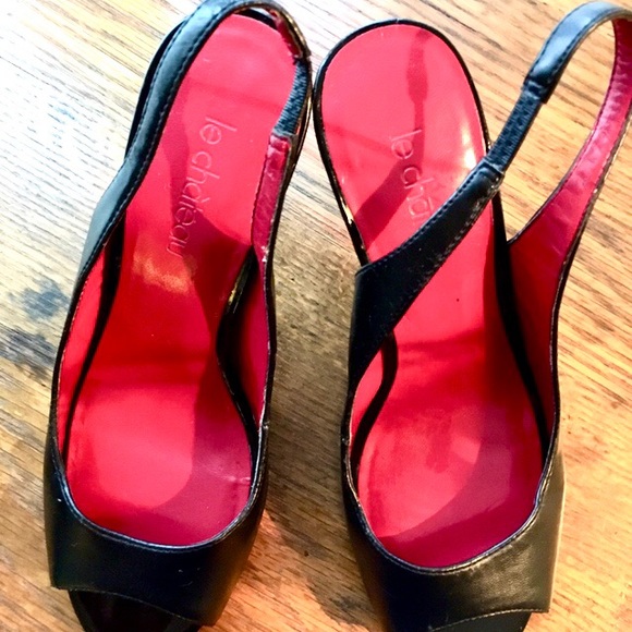 Le Chateau black and red slingback heels - Picture 7 of 9